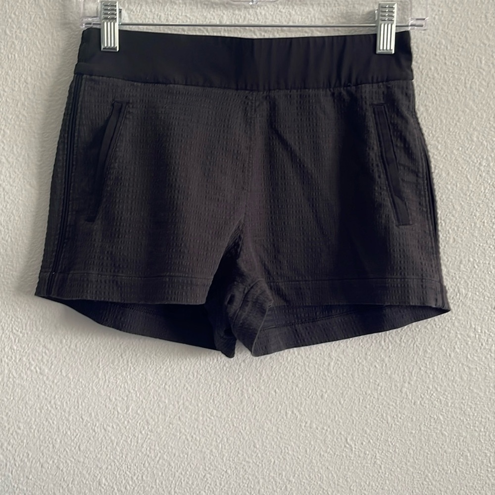 Lululemon Athletica Shorts Size 4